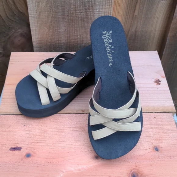 Cobian zoe store flip flops